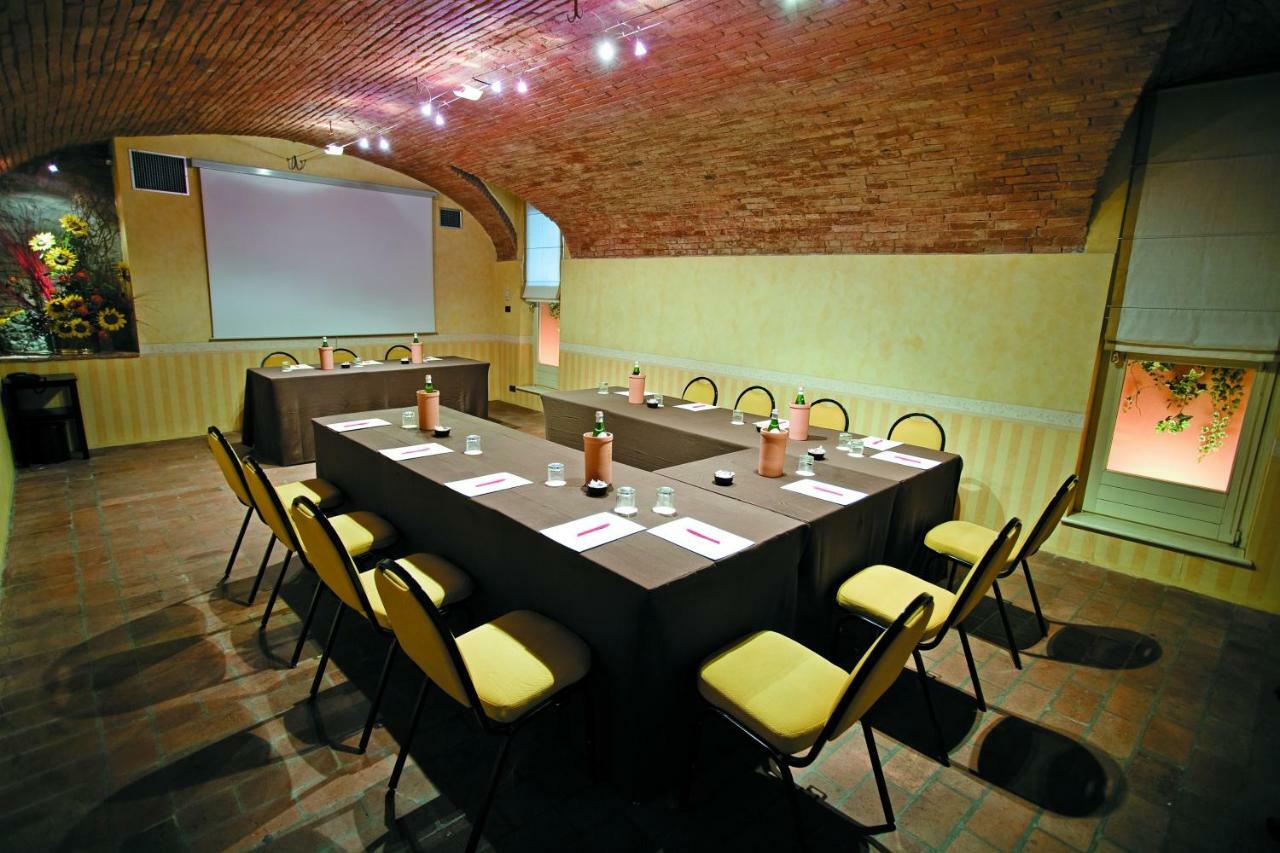 Hotel Alla Rocca Conference y Restaurante Bazzano Exterior foto